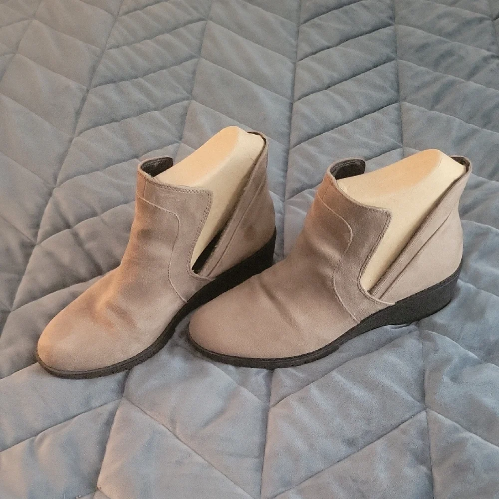 Women's Taupe Ankle Boots - Picture 5 of 9